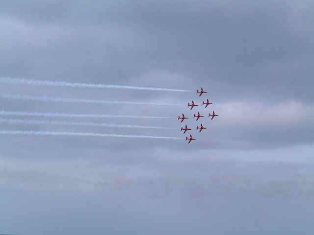 RedArrows.jpg (12231 bytes)