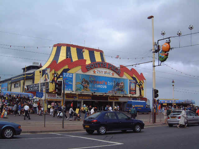 SouthPier.jpg (36168 bytes)