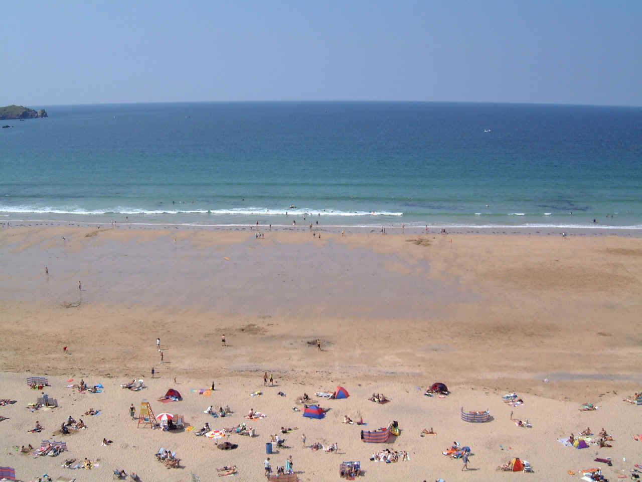 NewqBeach.jpg (77442 bytes)