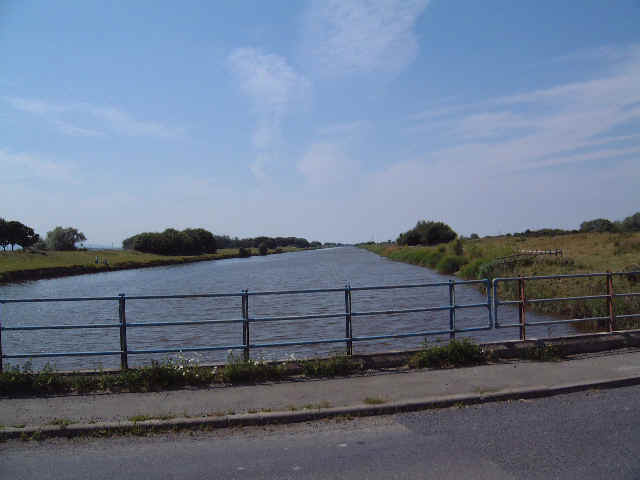Water.jpg (24286 bytes)