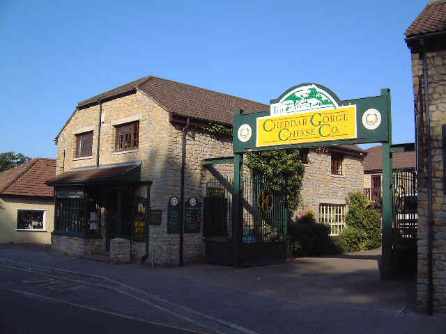 CheeseShop.jpg (35551 bytes)