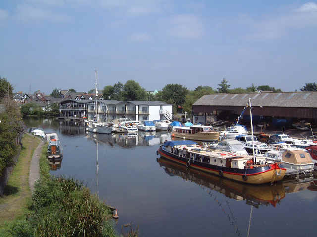 Canal2.jpg (33396 bytes)